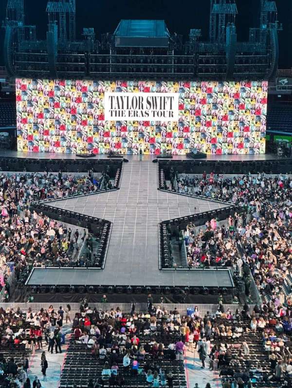 Rogers Centre, section: 524, row: 1, seat: 6