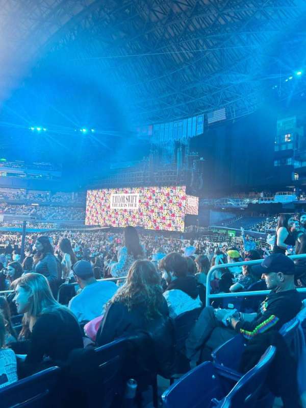 Rogers Centre, section: 112, row: 21, seat: 6