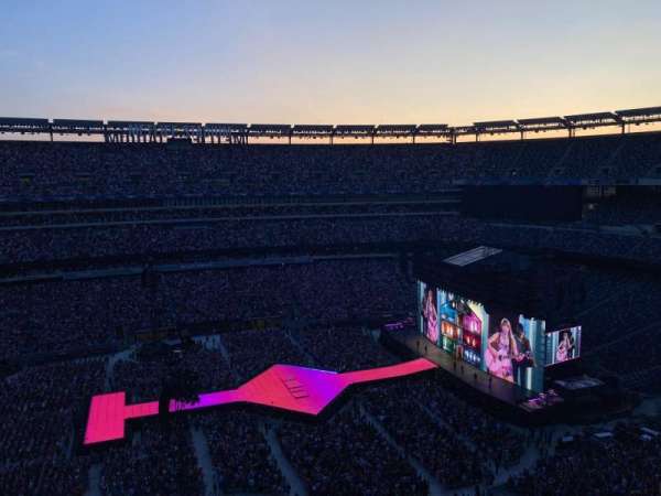 MetLife Stadium, section: 315, row: 7, seat: 1