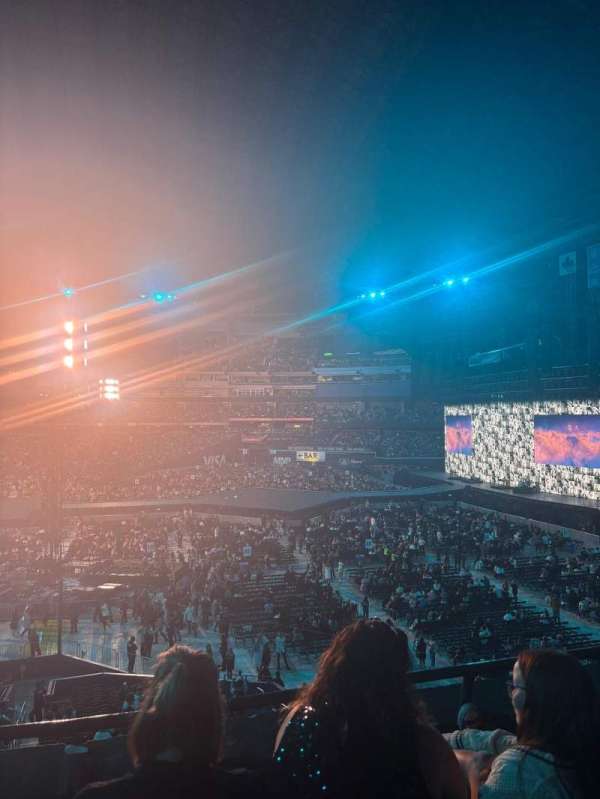 Rogers Centre, section: 211, row: 3, seat: 17