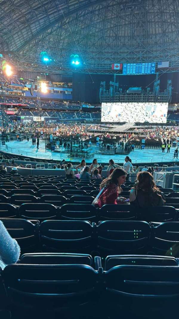 Rogers Centre, section: 123, row: 14, seat: 5