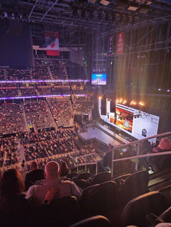 State Farm Arena, section: 209, row: H, seat: 4