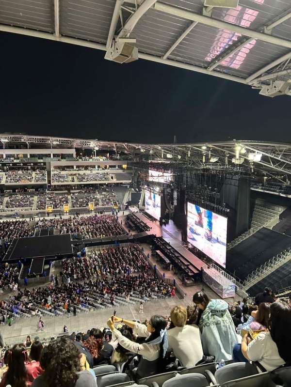 BMO Stadium, section: 210, row: BB, seat: 15