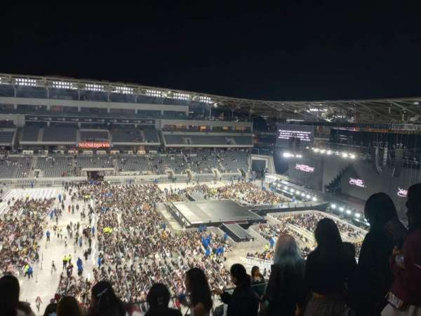 BMO Stadium, section: 213, row: U, seat: 4