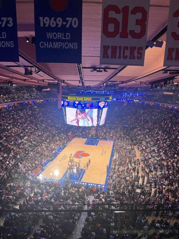 Madison Square Garden, section: 321, row: BS3, seat: 7