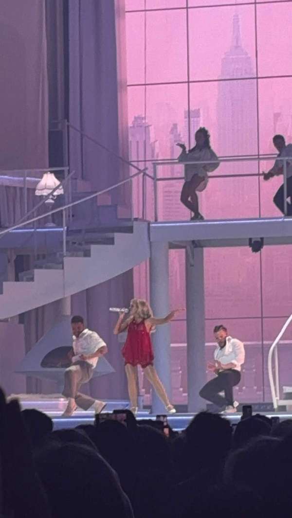 Kia Forum, section: J, row: 8, seat: 10