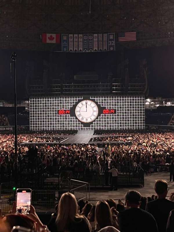 Rogers Centre, section: 123, row: 3, seat: 11