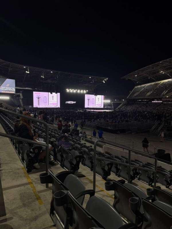 BMO Stadium, section: 127, row: J, seat: 14