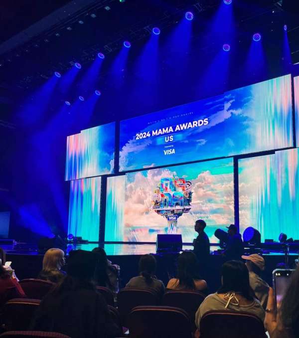 Dolby Theatre, section: Orchestra R, row: E, seat: 4