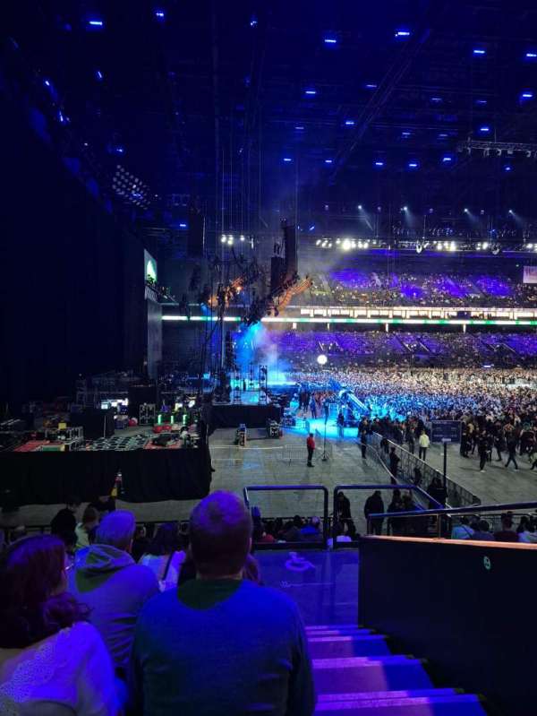 Paris La Défense Arena, section: 102, row: 22, seat: 7