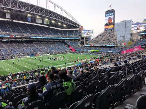 Lumen Field, section: 213, row: M, seat: 8