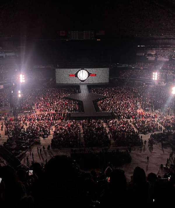 Rogers Centre, section: 525, row: 16, seat: 4