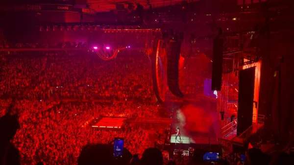 Madison Square Garden, section: 213, row: 6, seat: 8