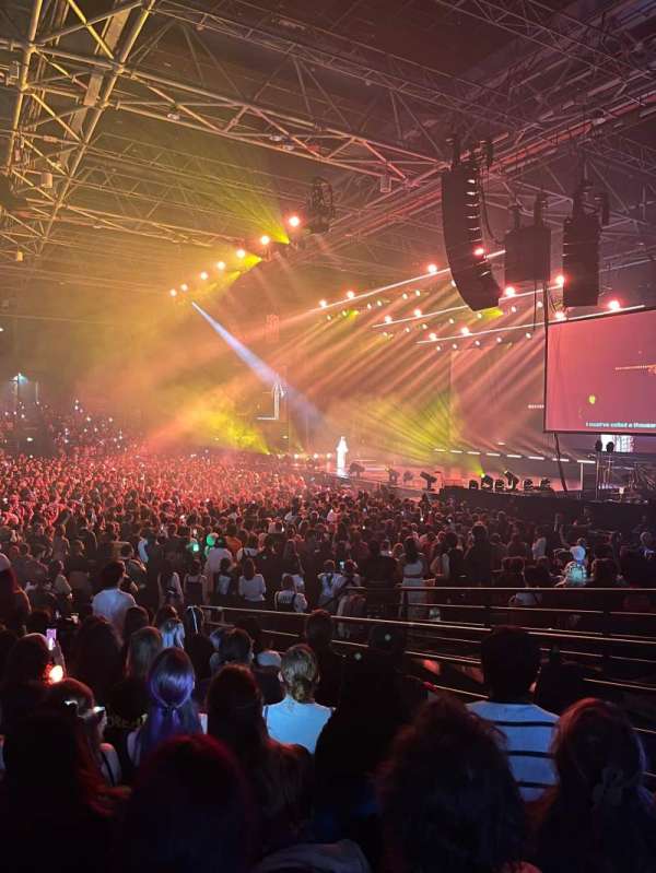 Zénith Paris, section: Q, row: 16, seat: 276