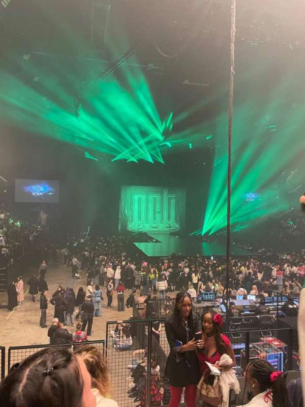Adidas Arena, section: Gradin K, row: 3, seat: 11