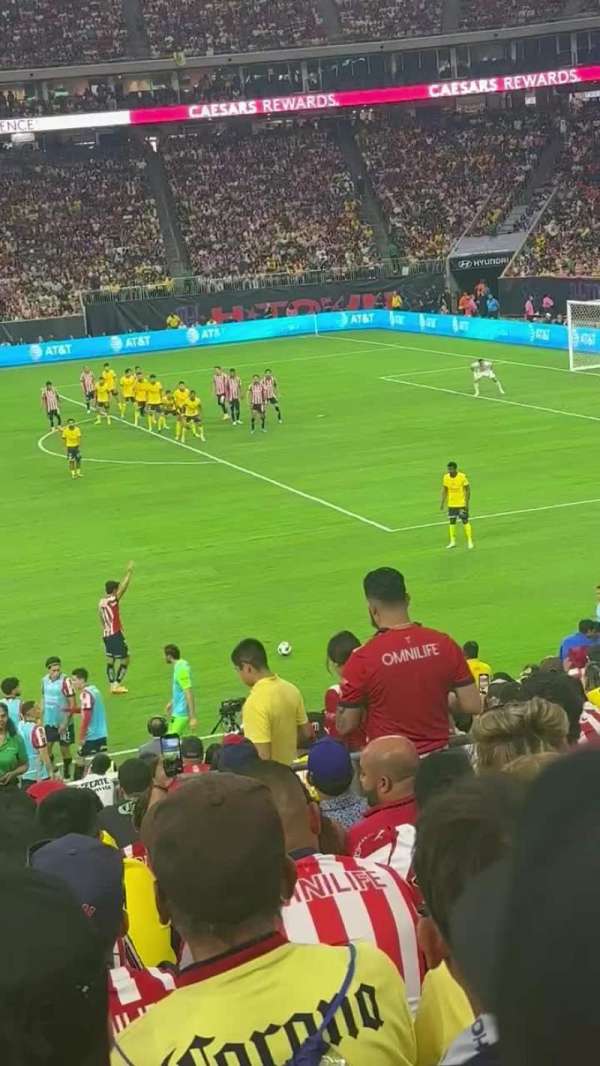 Estadio Akron, section: 105, row: V, seat: 1-9