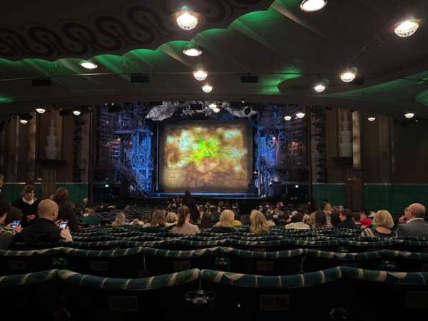 Apollo Victoria Theatre, section: Stalls, row: ZD, seat: 16