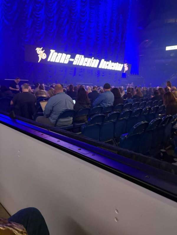 Mohegan Sun Arena at Casey Plaza, section: Club 117, row: A, seat: 19-20