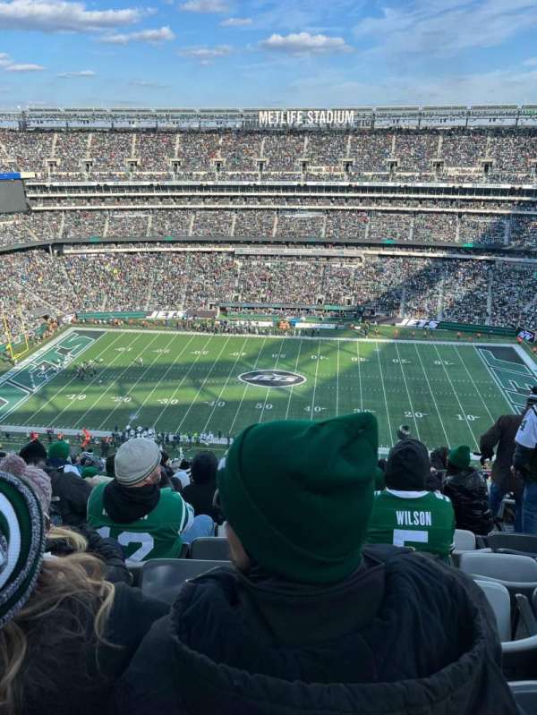 MetLife Stadium, section: 338, row: 25, seat: 4