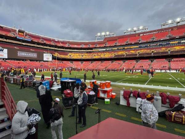 Northwest Stadium, section: 142, row: 1, seat: 8