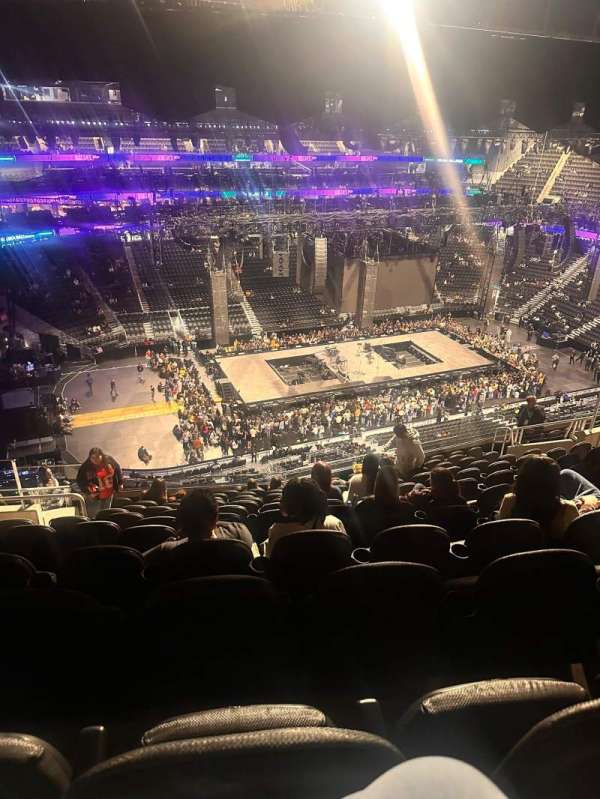Climate Pledge Arena, section: 203, row: M, seat: 16