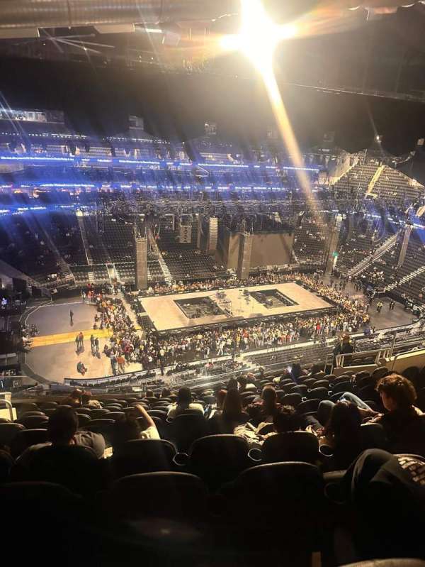 Climate Pledge Arena, section: 203, row: M, seat: 17
