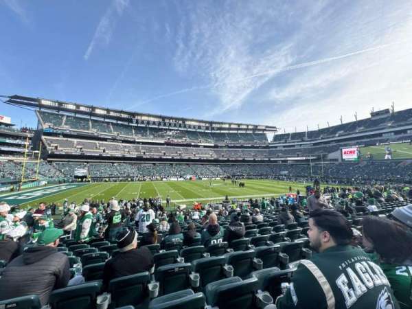 Lincoln Financial Field, section: 137, row: 18, seat: 13