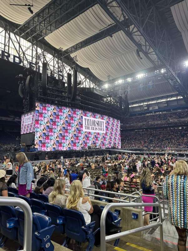 Ford Field, section: 105, row: 5, seat: 1