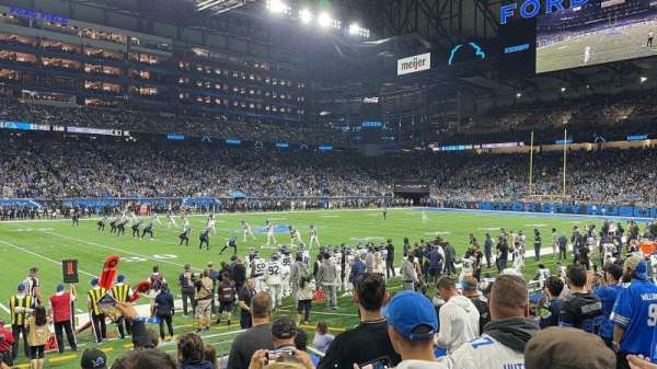 Ford Field, section: 124, row: 7, seat: 17