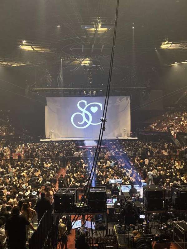Kia Forum, section: 136, row: 9