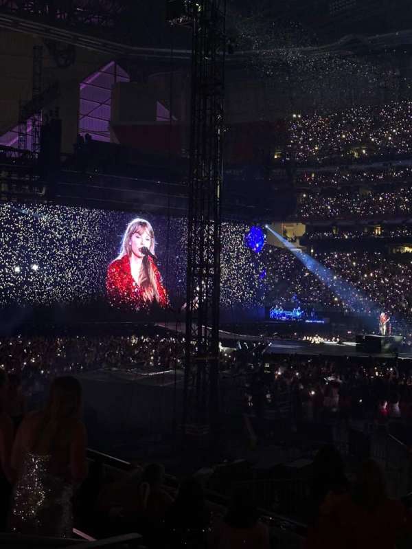 Mercedes-Benz Stadium, section: 125, row: 11, seat: 14