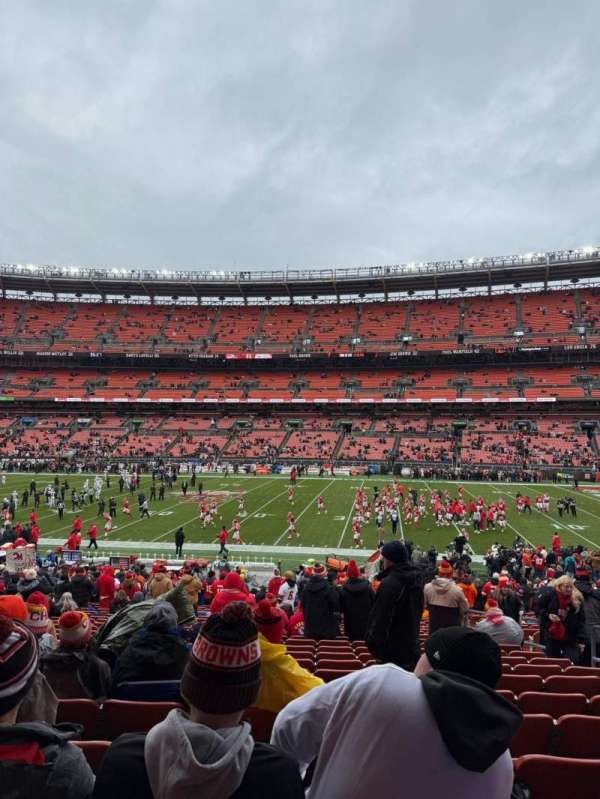 Huntington Bank Stadium, section: 110, row: 26, seat: 17