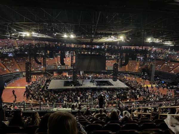 Kia Forum, section: 208, row: 14, seat: 8