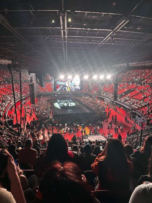 Kia Forum, section: 217, row: 08, seat: 10