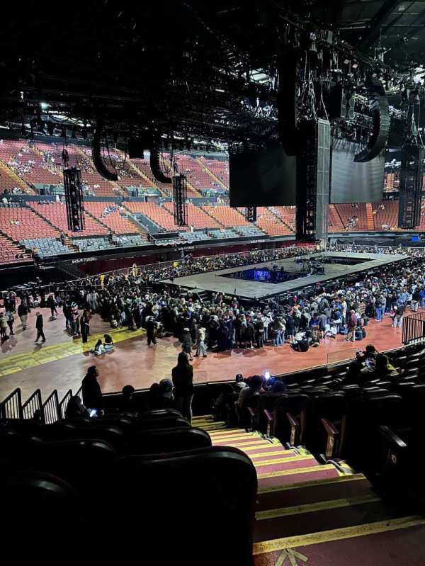 Kia Forum, section: 122, row: 12, seat: 11