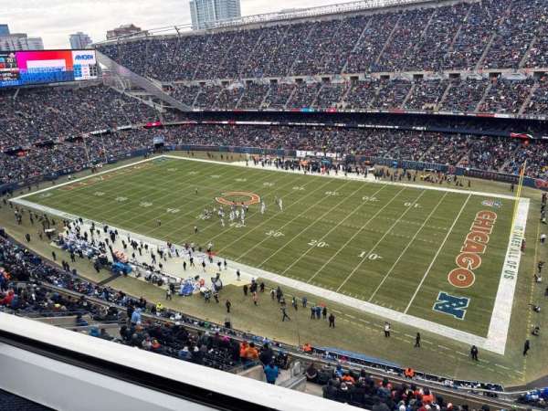 Soldier Field, section: Suite C9, row: 1, seat: 3