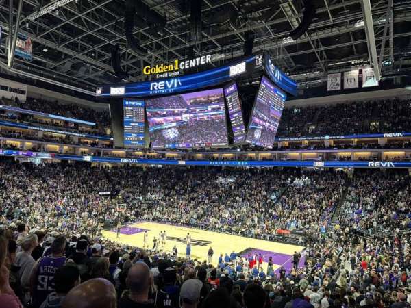 Golden 1 Center, section: 105, row: Q, seat: 3