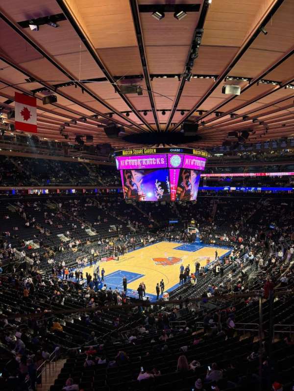 Madison Square Garden, section: 207, row: 1, seat: 1