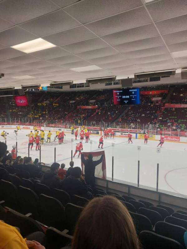 TD Place Arena, section: 4, row: H, seat: 8