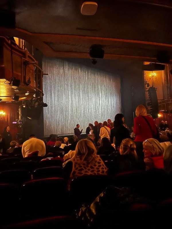 St. James Theatre, section: Orchestra L, row: O, seat: 27