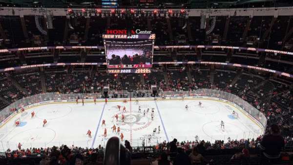 Honda Center, section: 433, row: R, seat: 17