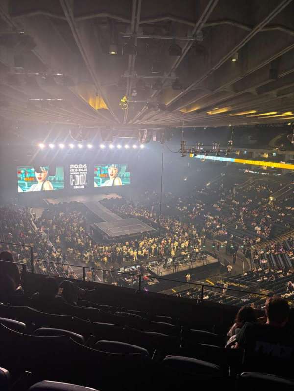 Oakland Arena, section: 211, row: 6, seat: 7