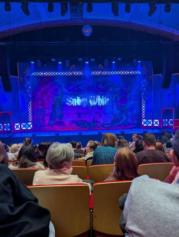 De Montfort Hall, section: Tiered Stalls, row: V, seat: 16