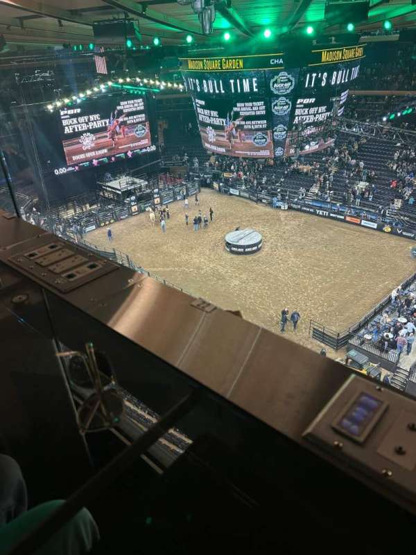 Madison Square Garden, section: 327, row: 1, seat: 23