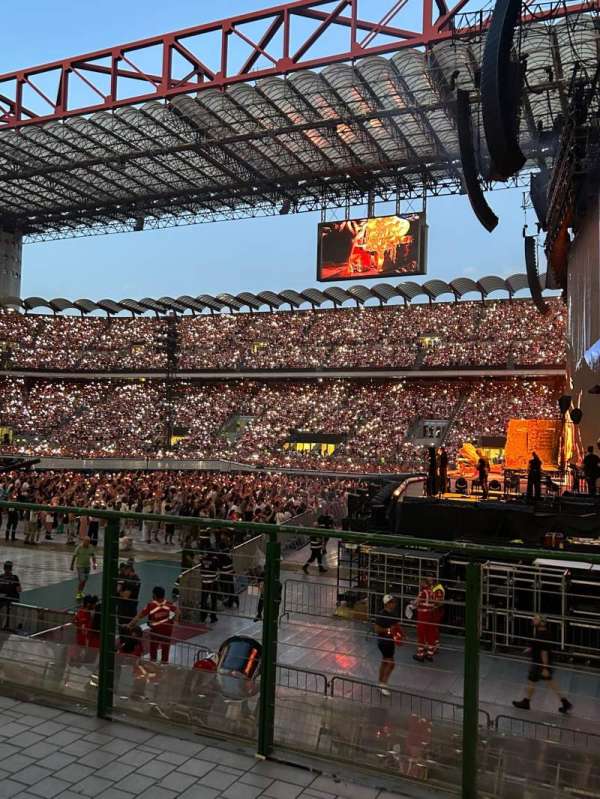 San Siro, section: M, row: 1, seat: 2
