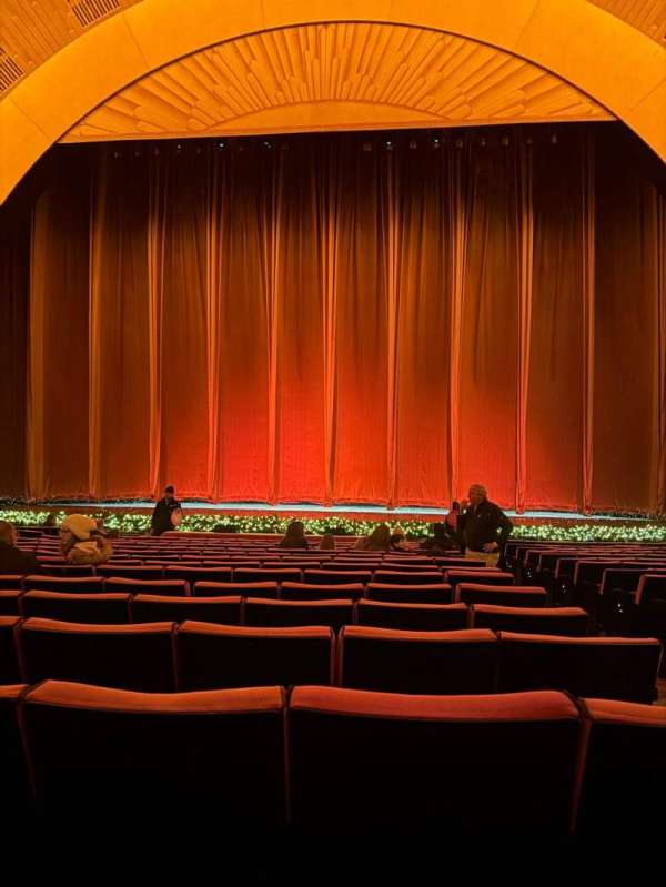 Radio City Music Hall, section: Orchestra 4, row: QQ, seat: 402