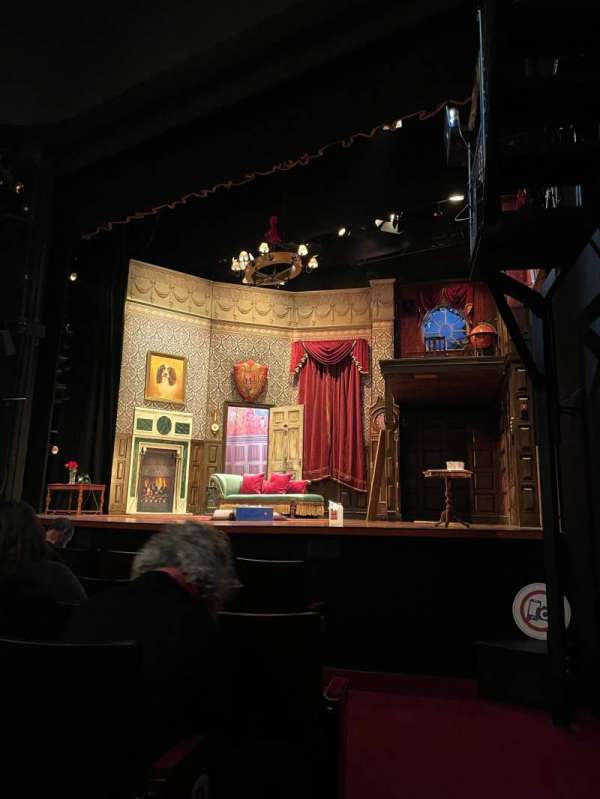 Duchess Theatre, section: Stalls, row: F, seat: 1