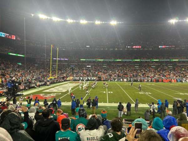 Huntington Bank Field, section: 105, row: 11, seat: 21