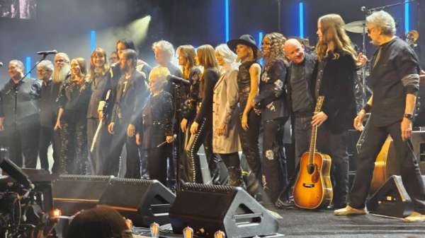 Ryman Auditorium, section: MF-1, row: F, seat: 4