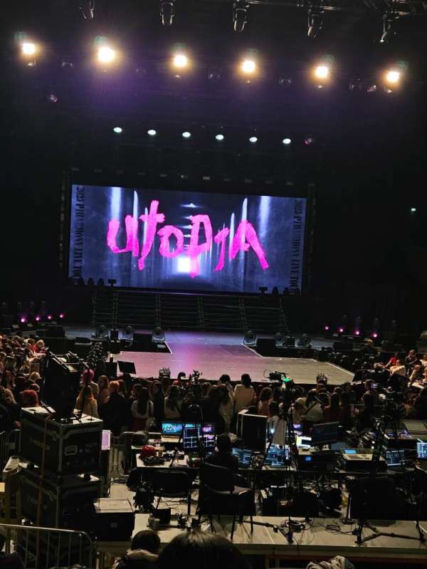 arena grand paris, section: 15, row: K, seat: 175